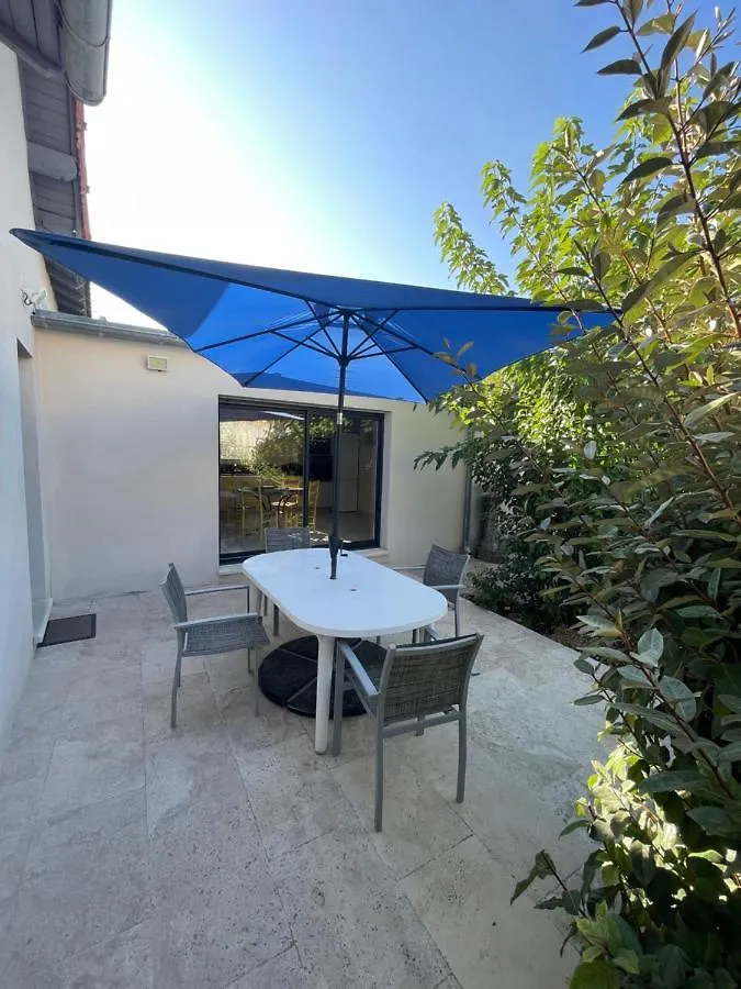 Villa Petite maison près du centre à LʼIsle-sur-la-Sorgue Hébergement de vacances