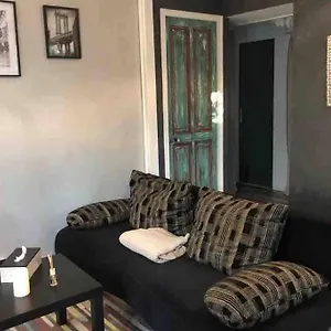 Appart Rénové 2 Chambres Avec Clim LʼIsle-sur-la-Sorgue