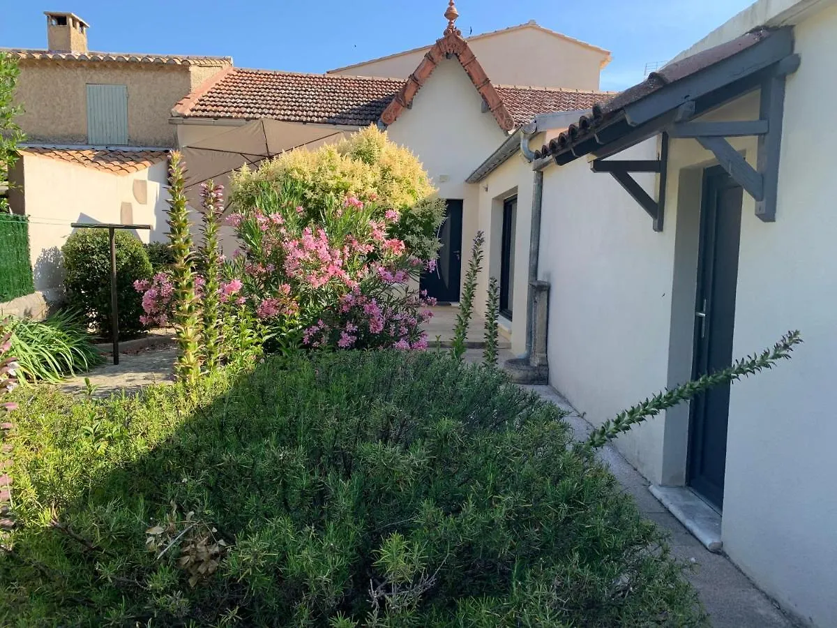 Holiday home Petite Maison Pres Du Centre L'Isle-sur-la-Sorgue
