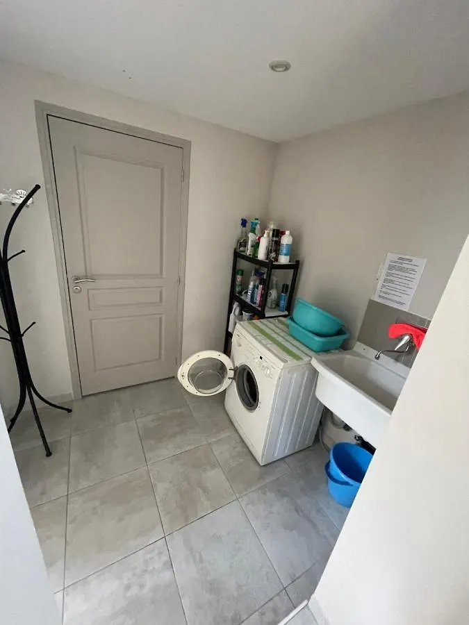 Petite Maison Pres Du Centre L'Isle-sur-la-Sorgue 0*,  France