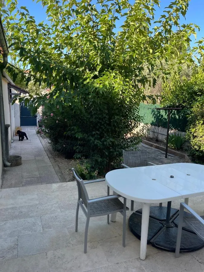 Petite Maison Pres Du Centre L'Isle-sur-la-Sorgue 0*,